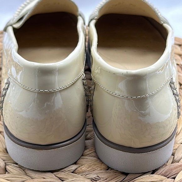 GEOX Made in Morocco Elegant Cream ItalianPatient Leather Loafers for Women - Picture 8 of 11